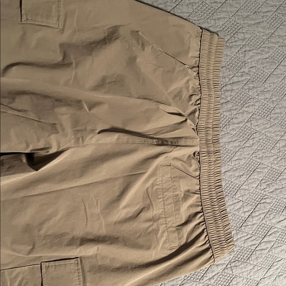PacSun Khaki Cargo Pants for Men - Picture 3 of 4